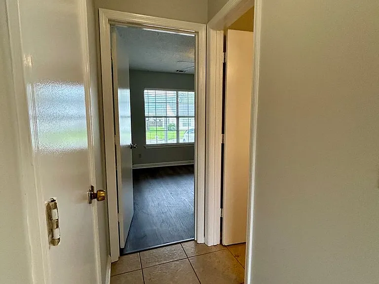 166 Bordeaux Ln — Photo 8