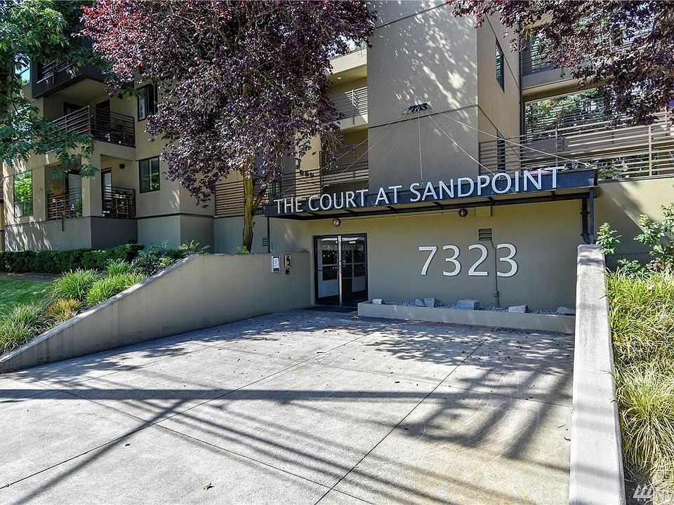 Front entry across for entrance to Magnuson Park. Bus stop at your doorstep as well.