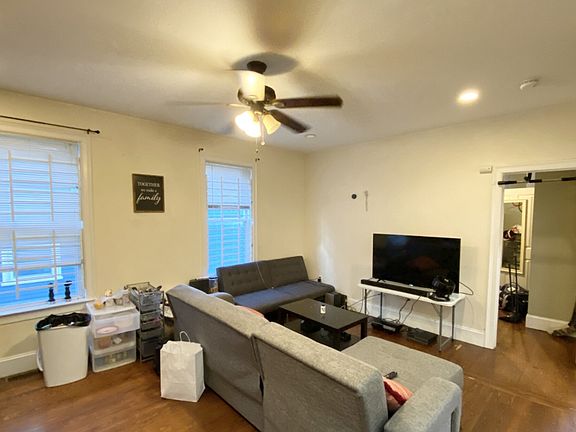 3rd image of 178 Hillside St APT 1A