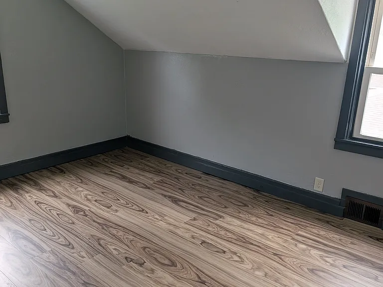 1522 Clifton Ave #2 — Photo 6