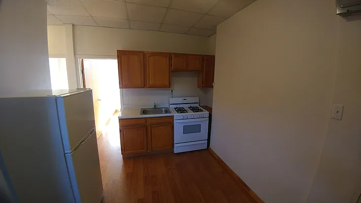 Rented by Downtown Mgt & Realty LLC | media 9