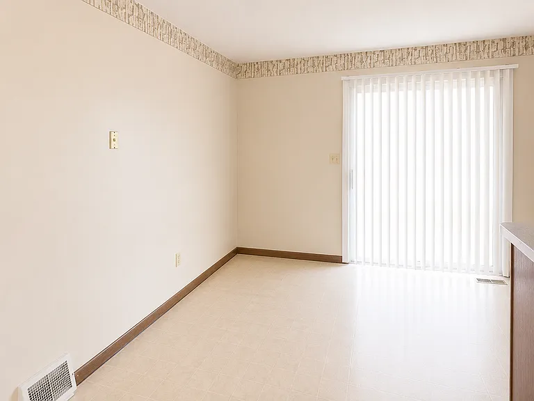415 Cottonwood Ave — Photo 7