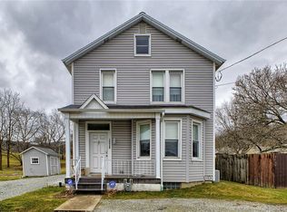2038 Atlantis Dr, Latrobe, PA 15650