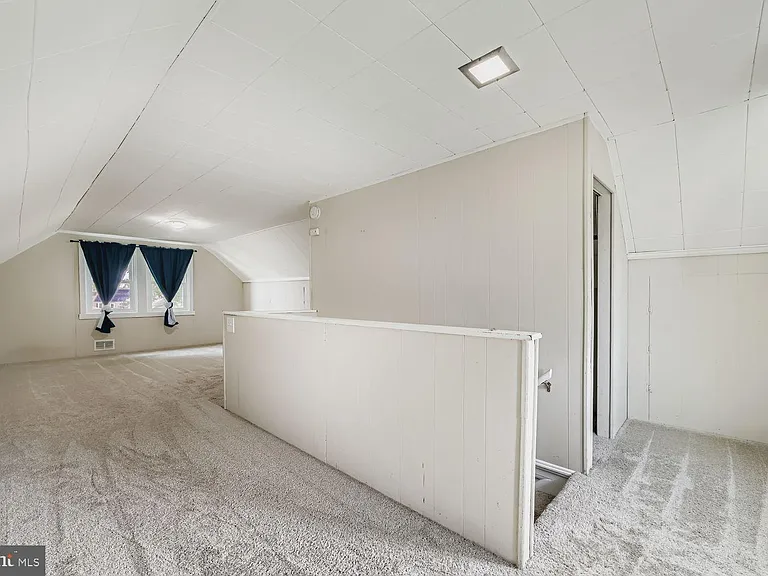 515 Taney Ave — Photo 15