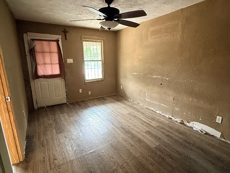 2412 Potosi St — Photo 5
