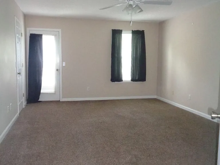 90 Woodfield Pl — Photo 11