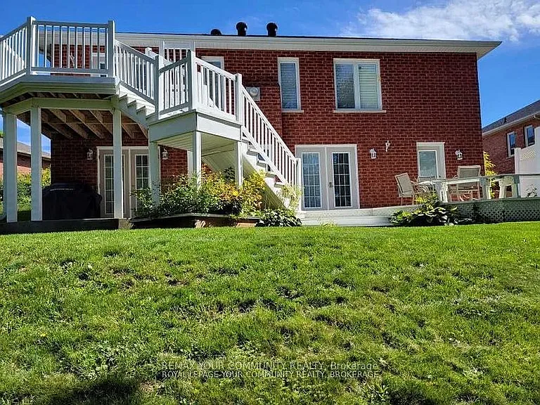 85 Emms Dr — Photo 2