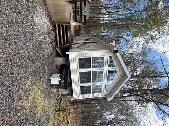 3rd image of 102 Camporee Ct