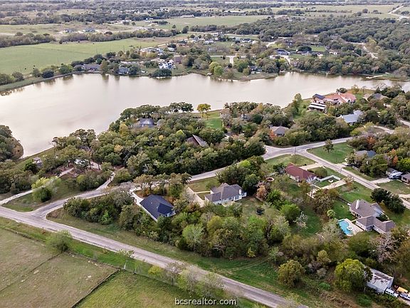 3rd image of 11077 Lakefront Dr