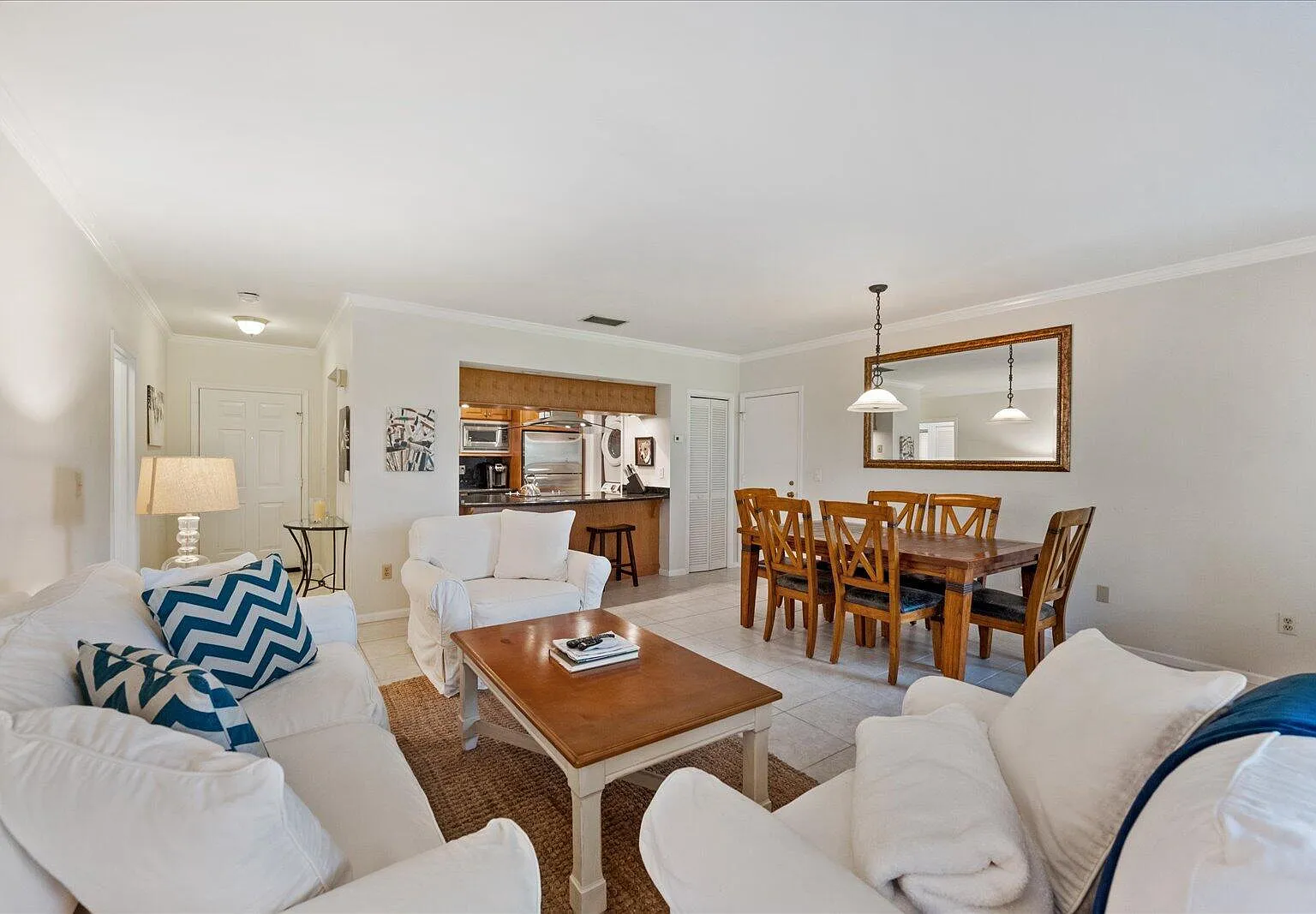 1 bed, 1.0 bath, 900 sqft, $5,000 — Photo 1