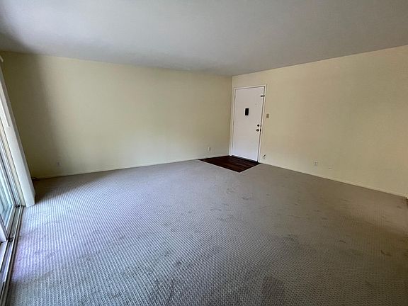 3rd image of 3 Mulberry Ct APT 11