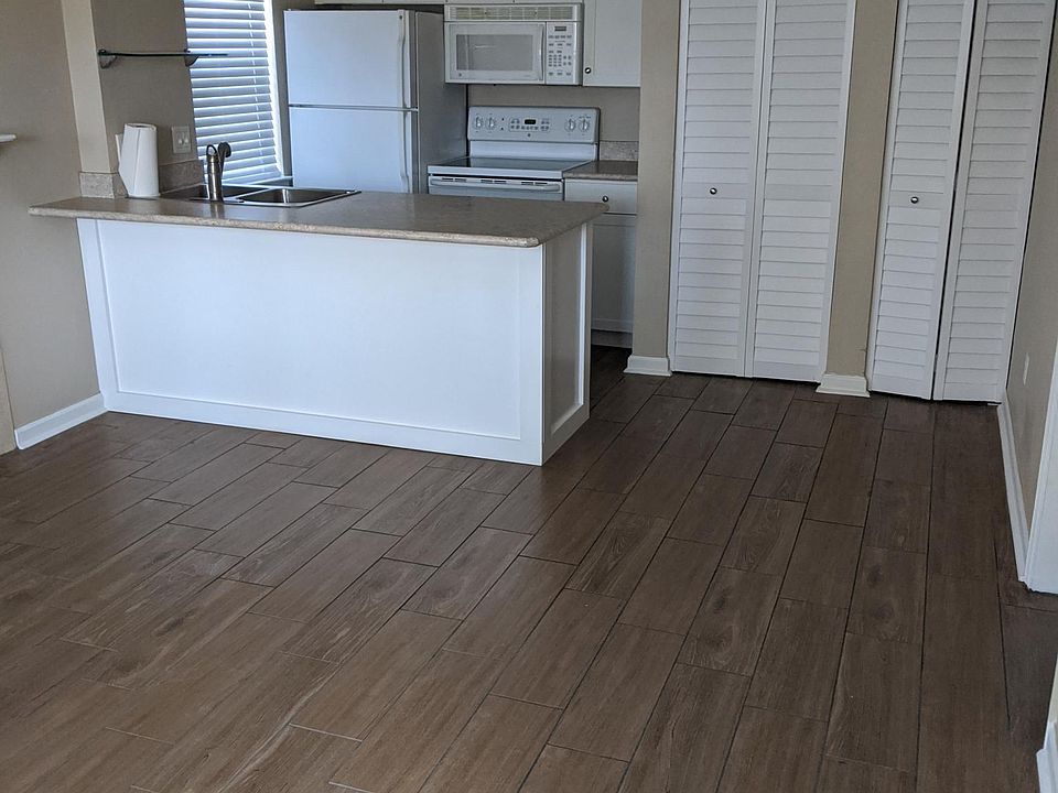 1st image of 100 Fairway Park Blvd Unit 1407