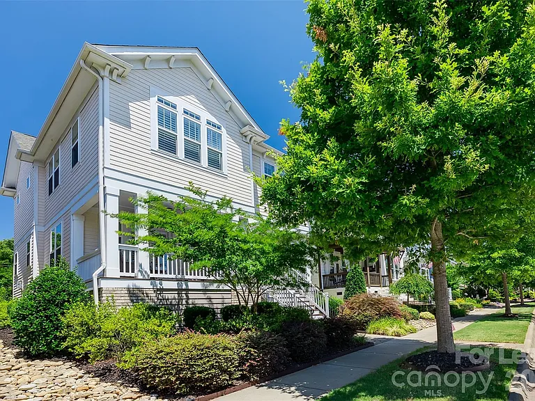 795 Digby Rd — Photo 2