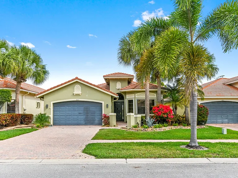 6823 Fabiano Cir — Photo 38