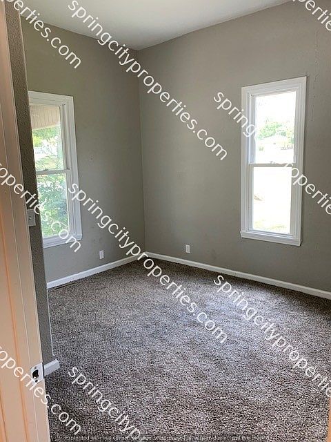 1st image of 607 E Thompson St