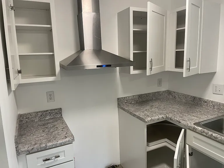 409 Dickens Ave — Photo 8