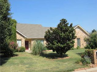 4712 Crystal Lake Rd, Norman, OK 73072