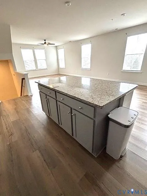 4 bed, 3.0 bath, 2208 sqft, $2,550 — Photo 2
