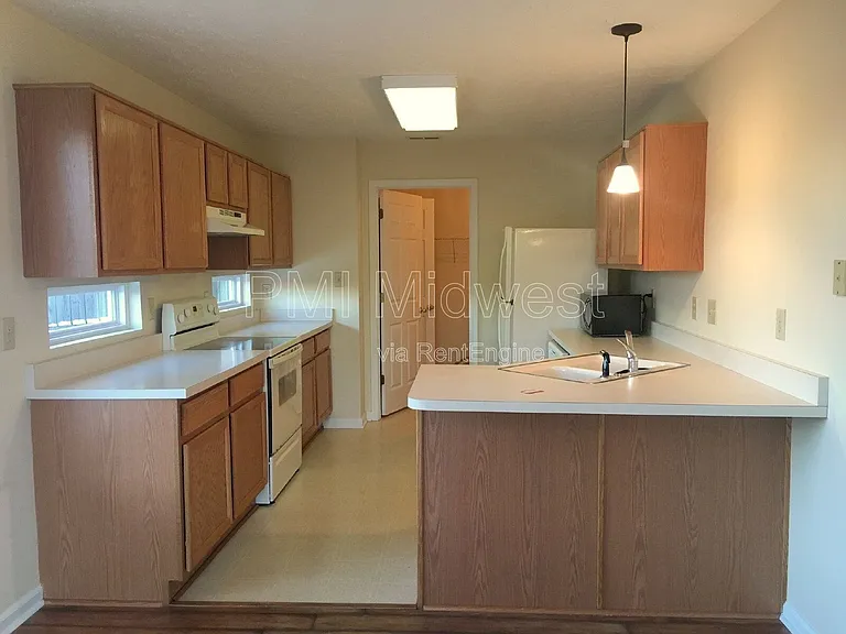 736 Pine Lake Dr — Photo 11