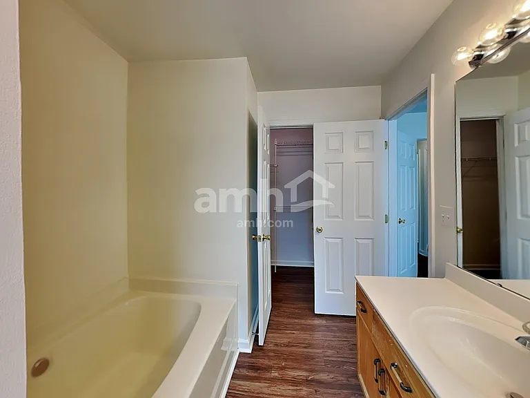 7014 Honey Tree Ln — Photo 11