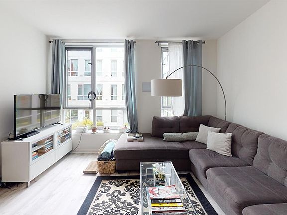 3rd image of 888 7th St Unit 215