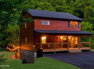 3211 Old Mountain Rd, Sevierville, TN 37876