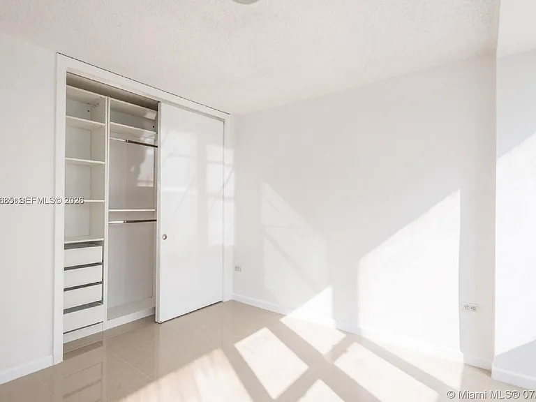 7545 E Treasure Dr #2H — Photo 20