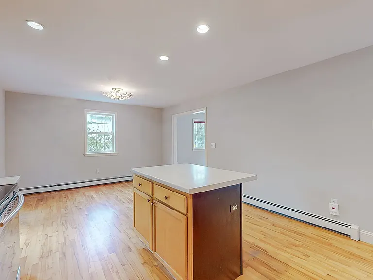 59 Boothby Ave — Photo 10