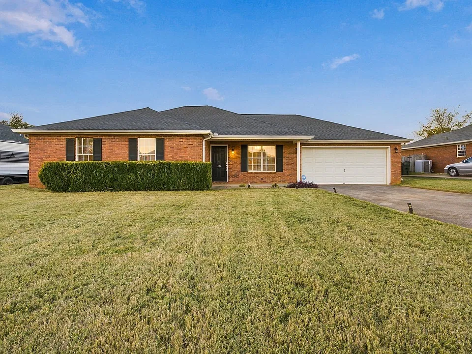 637 Gooch Ln