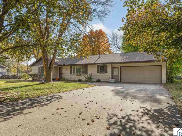 125 Bittersweet Ln, Mankato, MN 56001