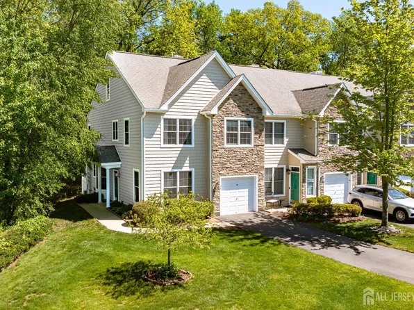 34 Amber Dr, Old Bridge, NJ 08857