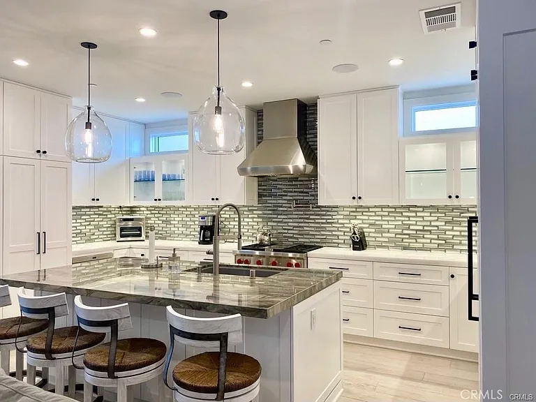 203 Sapphire Ave — Photo 8