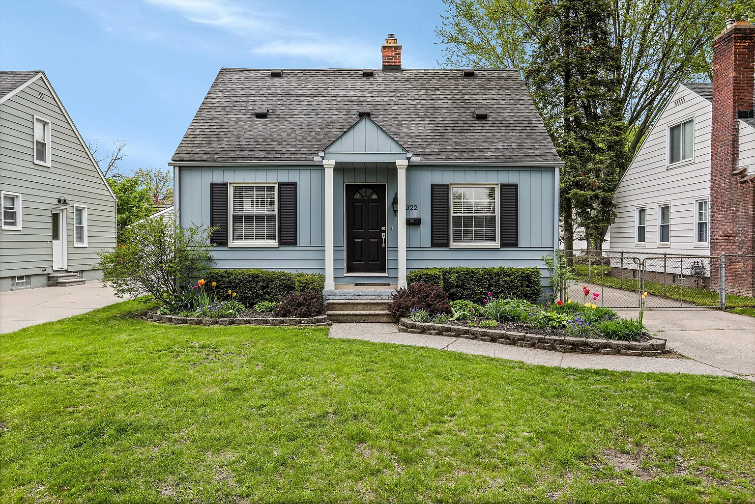 322 N Rembrandt Ave photo 1