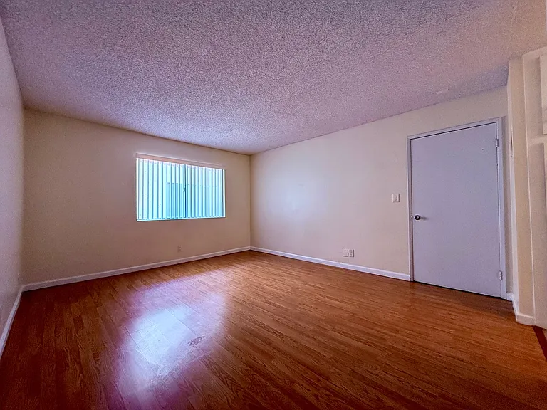 3300 W Orange Ave — Photo 14
