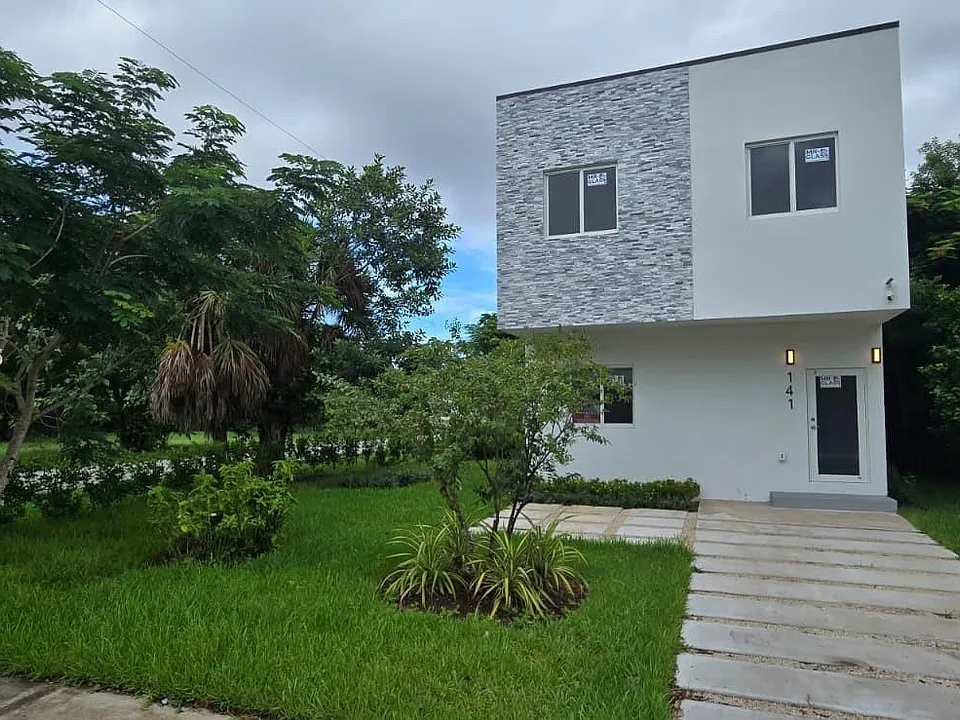 141 NW 11th St