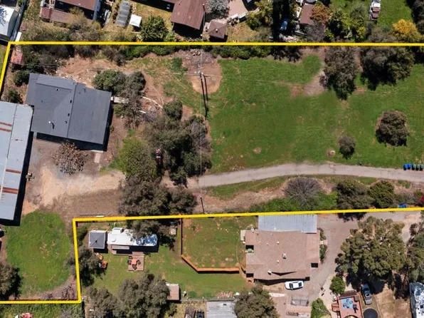 1054 3rd St, Ramona, CA 92065