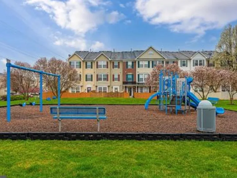 5177 Duke Ct — Photo 24