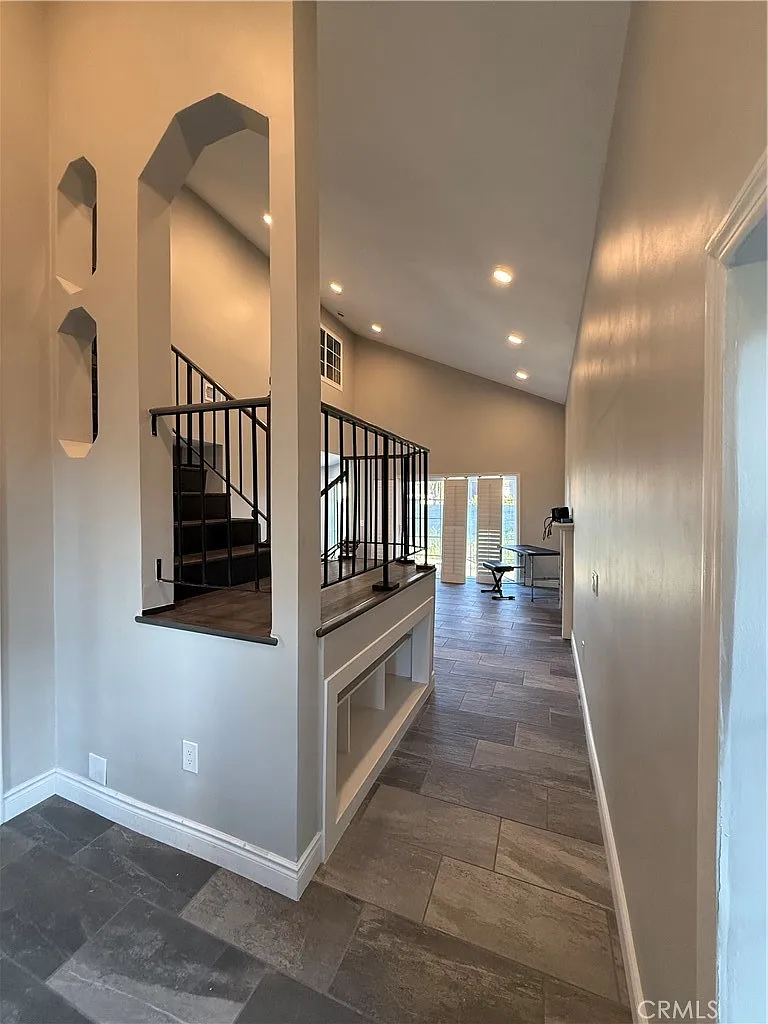 3 bed, 2.5 bath, 1381 sqft, $2,850 — Photo 2