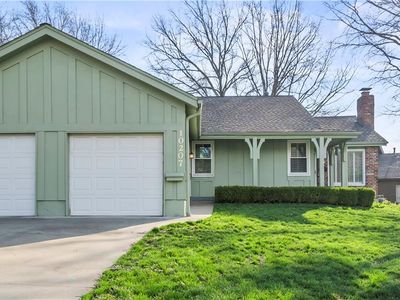 10207 Edelweiss Cir, Merriam, KS, 66203