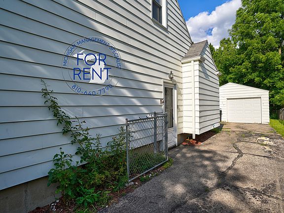 5th image of 613 Bradley Ave