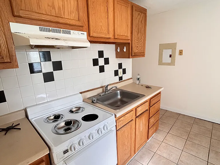 15 Pine St #2 — Photo 18