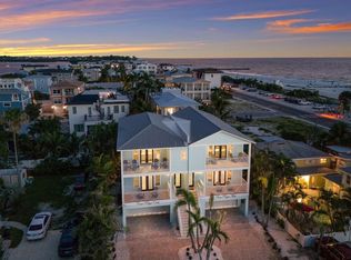 105 4th St S, Bradenton Beach, FL 34217