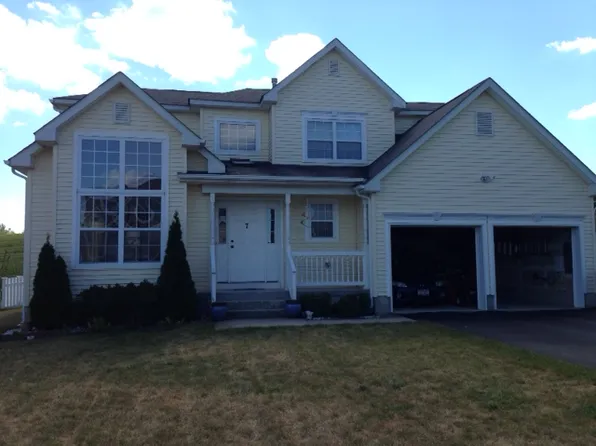 7 Wesley Ct, Newburgh, NY 12550