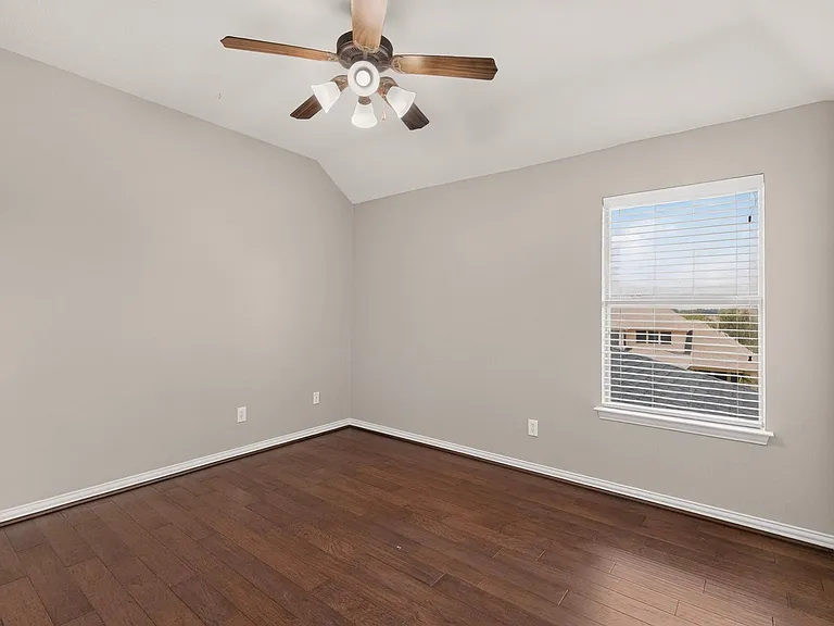 475 Fenwick Dr — Photo 24