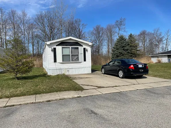 1883 Morningstar Ave, Kimball, MI 48074