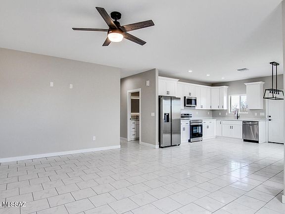 5th image of 1801 Rusia Ct