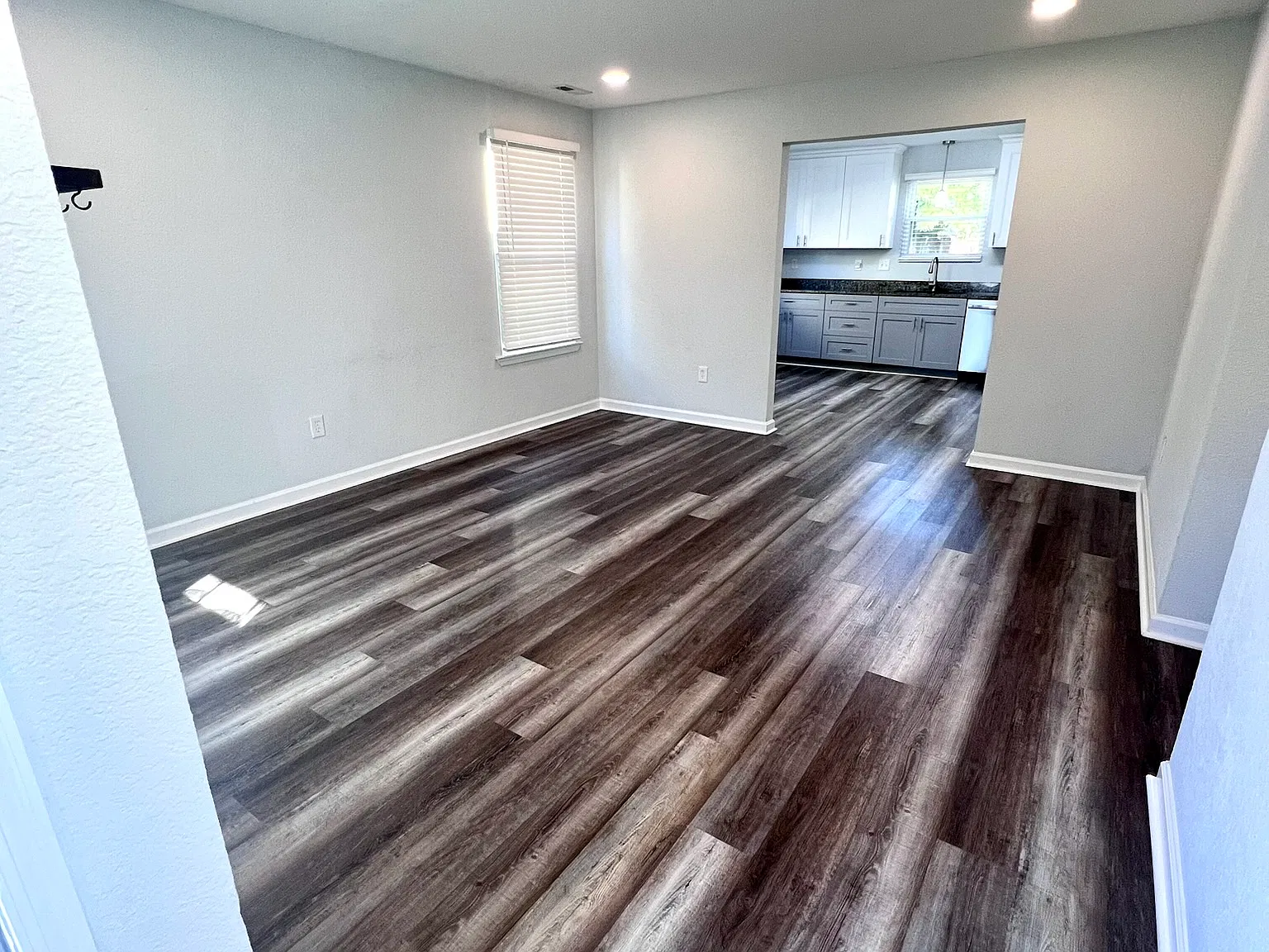 3 bed, 1148 sqft, $2,350 — Photo 3