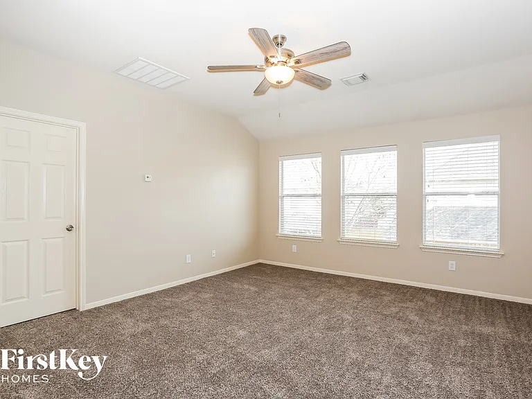 18210 Olive Tree Ct — Photo 7