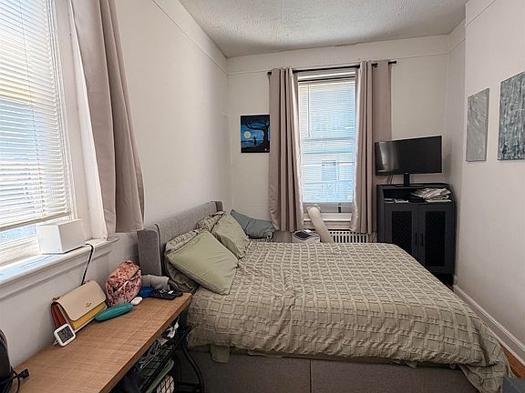 4th image of 410 Washington St APT 6