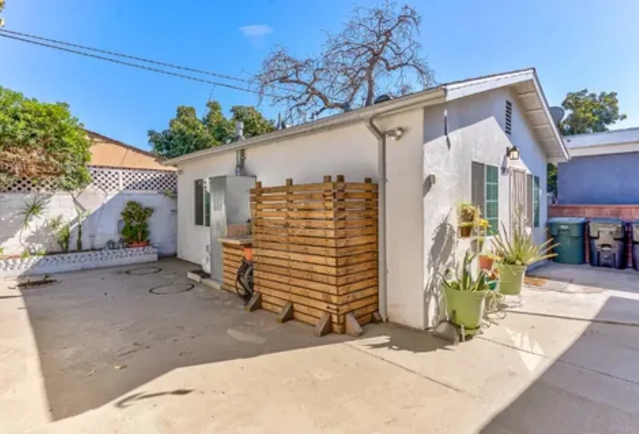 1/2 S Castana Ave, Paramount — Photo 3